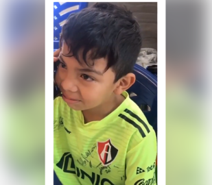 ¡Ternura! Llora al saber que conocerá a su futbolista favorito