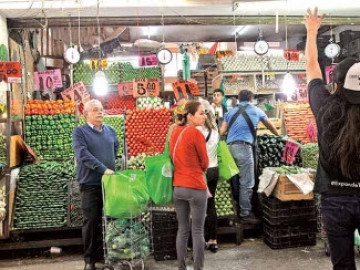 Empeoran previsiones; alzas en productos y servicios