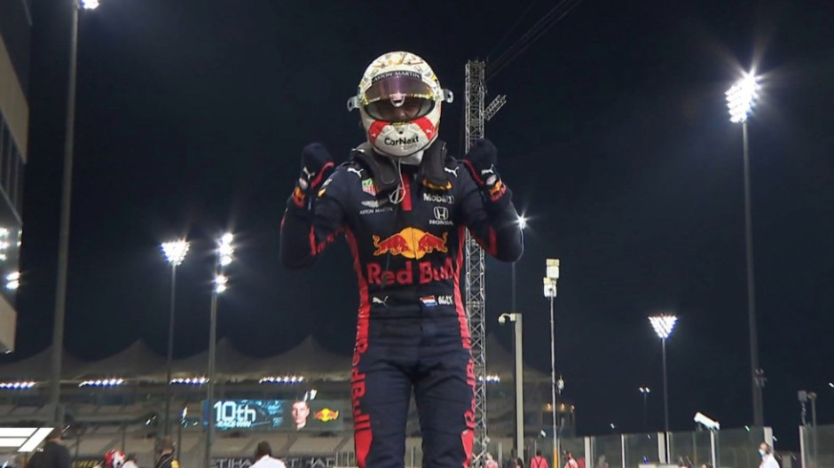 Verstappen conquista el Gran Premio de Abu Dabi; ‘Checo’ Pérez abandona la carrera por problemas con su vehículo