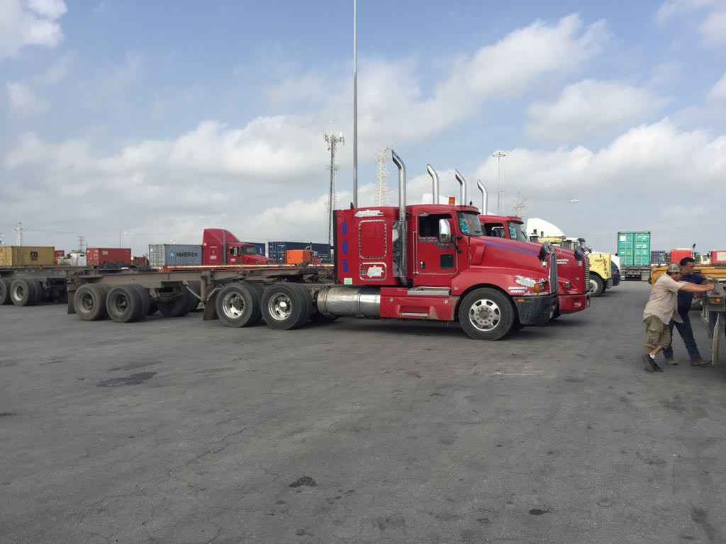 Transportistas se manifiestan en Altamira