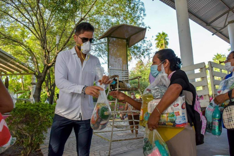 DIF Reynosa y el beisbolista Jaime García, unen esfuerzos en beneficio de los que menos tienen