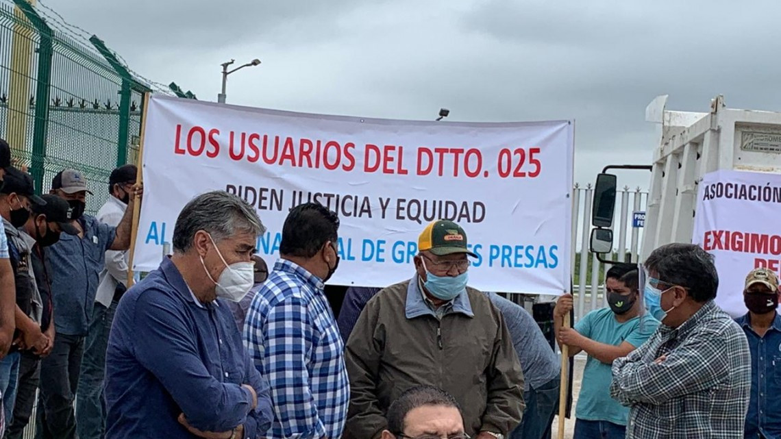 Productores se manifiestan en la Bocatoma por reparto equitativo de agua