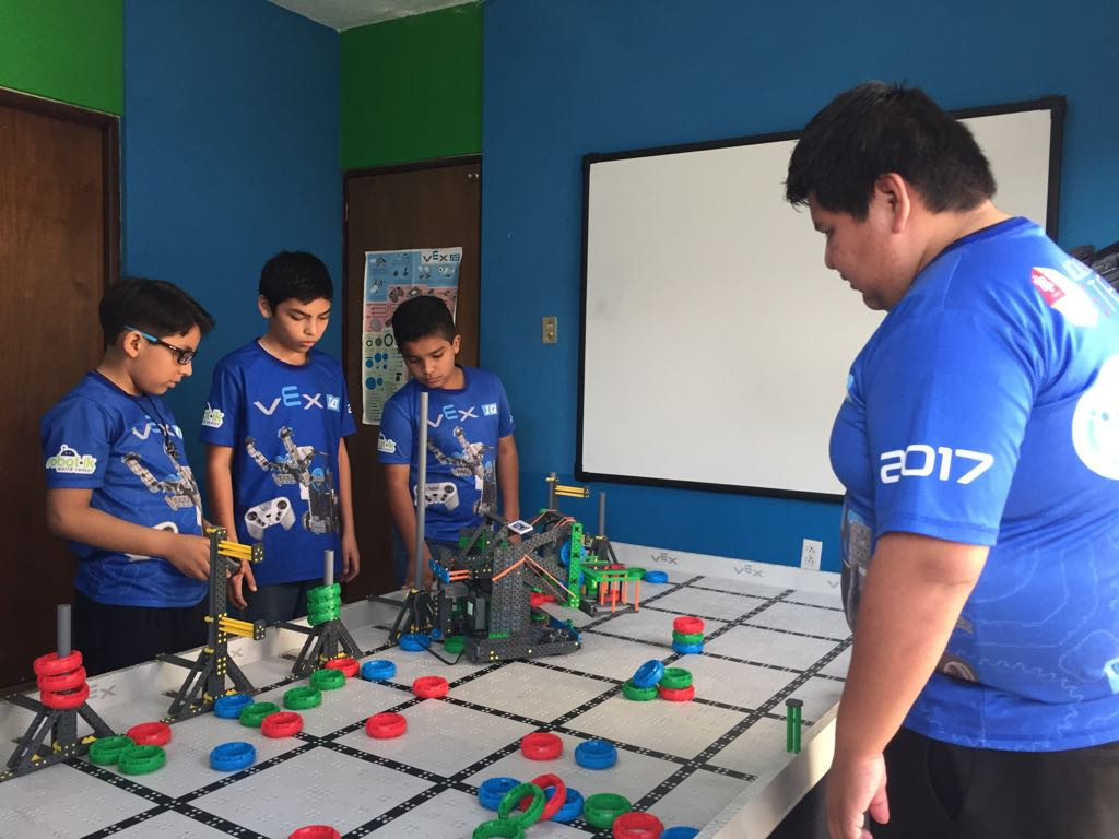 Alumnos de educación básica participarán a nivel internacional de robótica