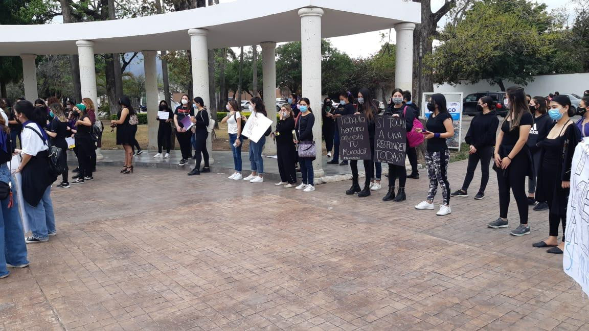 Movimiento feminista realiza protesta en el Paseo Méndez 