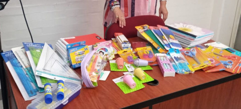 Invita UAT a colecta de útiles 