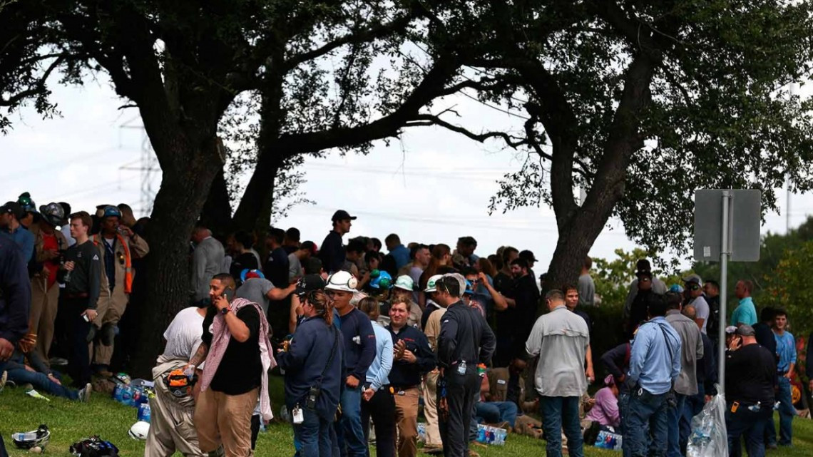 Se registra explosión en refinería de Texas
