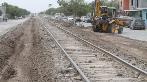 Realizan mantenimiento a vías férreas