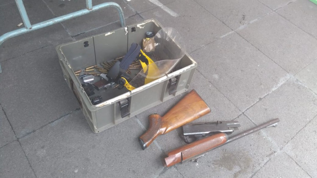 Intercambian hasta granadas de fragmentación por dinero en efectivo 