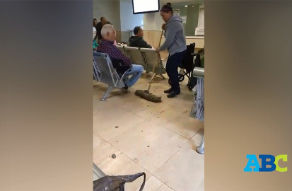 Limpian sala de urgencias