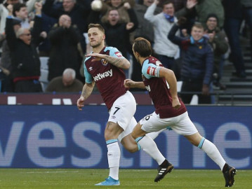 Con CH7 en la banca, West Ham vence al Chelsea