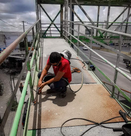 Reparó Municipio de Reynosa puente peatonal