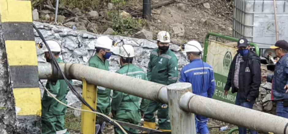 Al menos 11 muertos y 10 desaparecidos por explosión de mina en Colombia