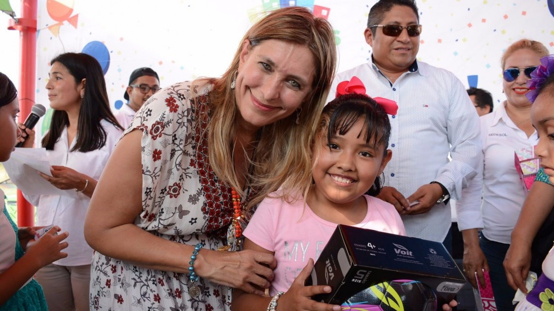 Regala Gobierno de Reynosa festejó a niños nacidos en mayo