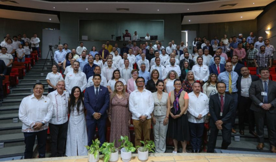 Inaugura SEDENER Foro “Yacimientos de Baja Permeabilidad y Porosidad”