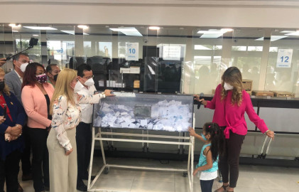 Se realiza rifa de automóvil a ciudadanos que pagaron a tiempo su impuesto predial