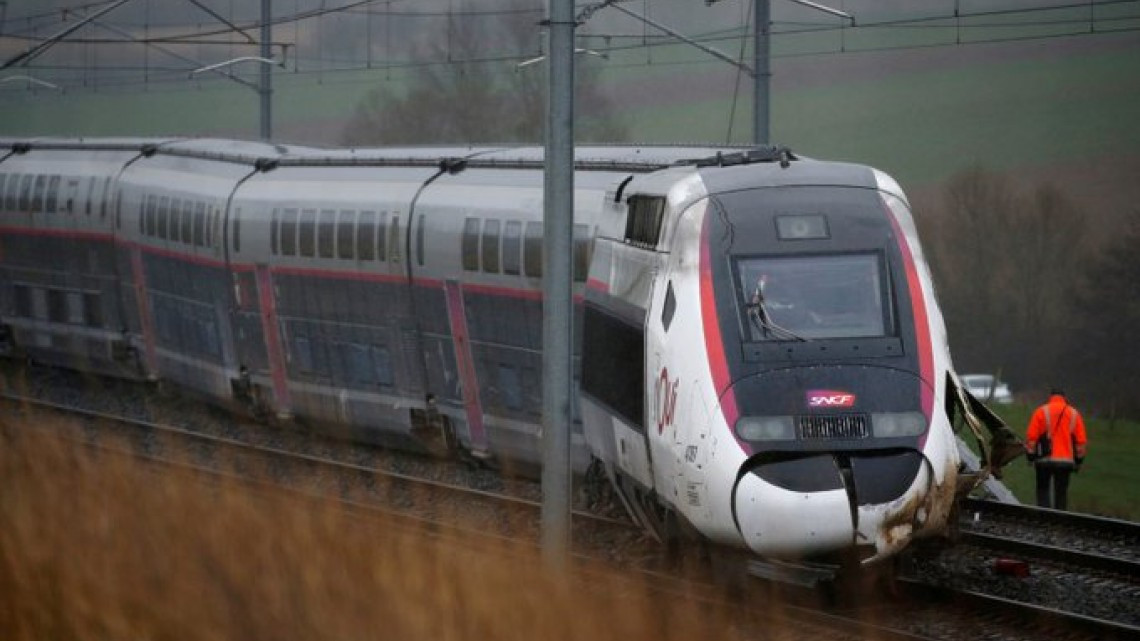 Al menos 21 heridos tras descarrilamiento de tren en Francia