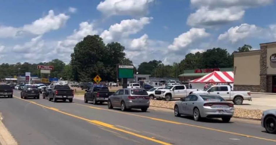 Tiroteo en tienda de Arkansas deja 3 muertos