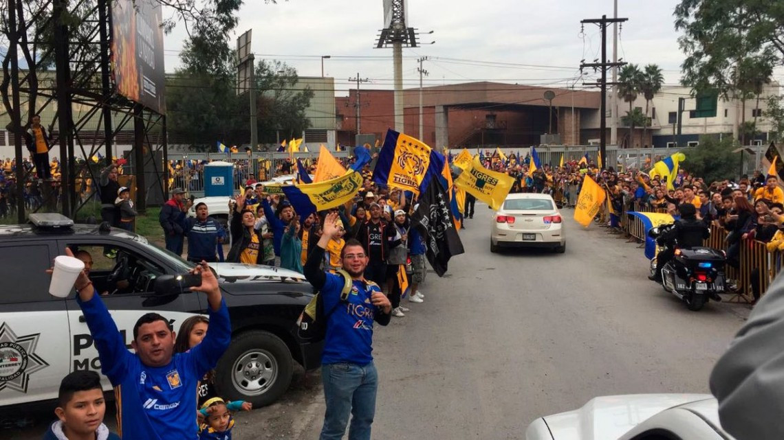 Inicia desfile por sexto campeonato de Tigres