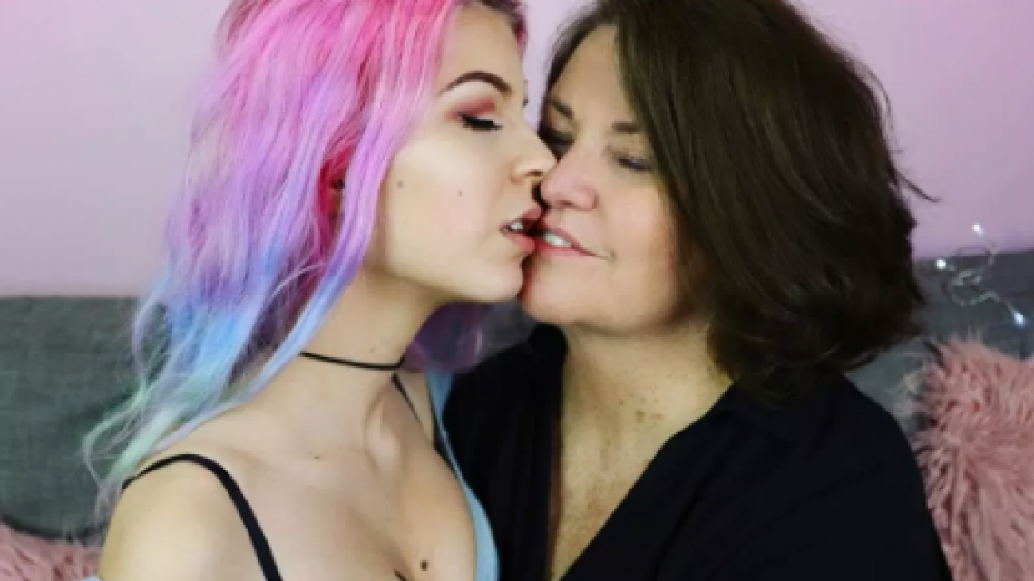 Julia Zelg se ha comprometido; su novia le lleva 37 años