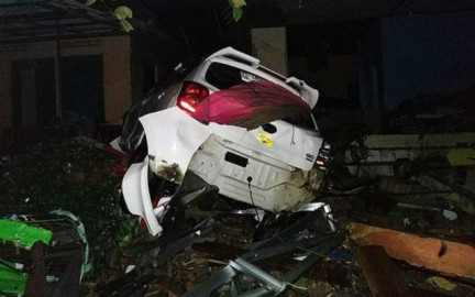 Tsunami deja al menos 20 muertos en Indonesia