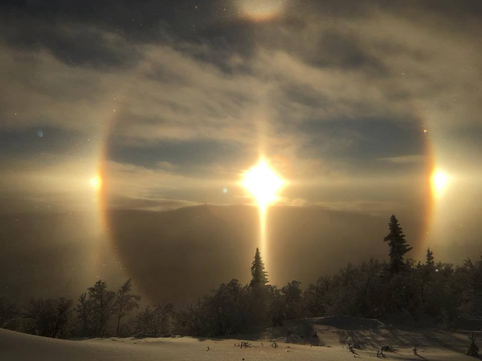 Así se vio el impresionante doble halo solar en Suecia