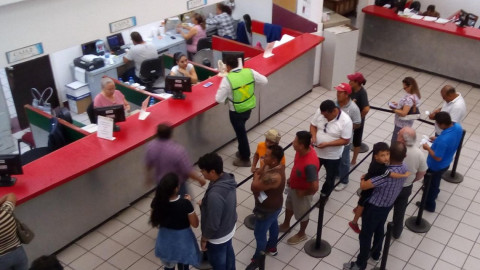 Cajas de COMAPA y cuadrillas en atención a los usuarios