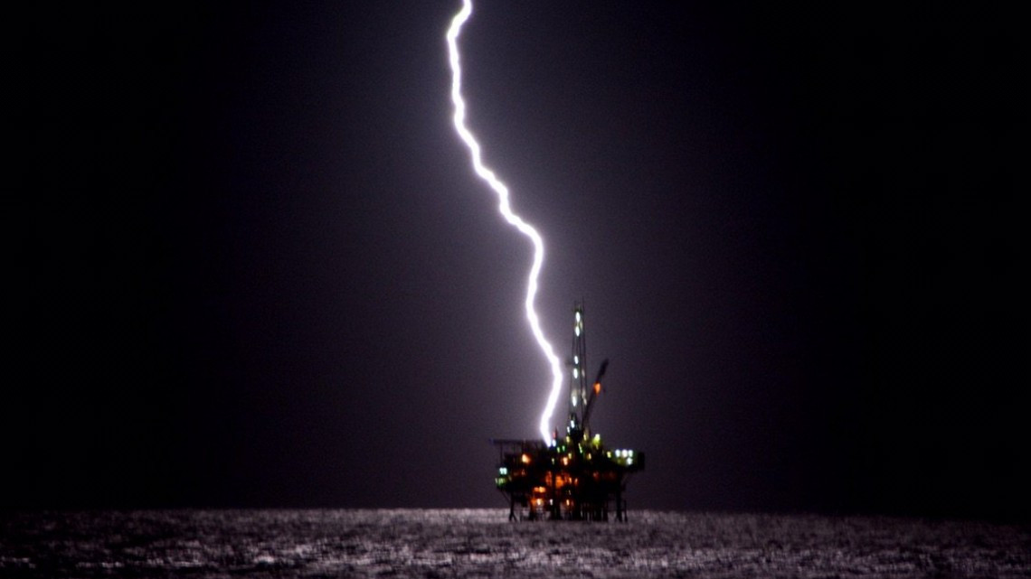 Tormenta eléctrica azota a California