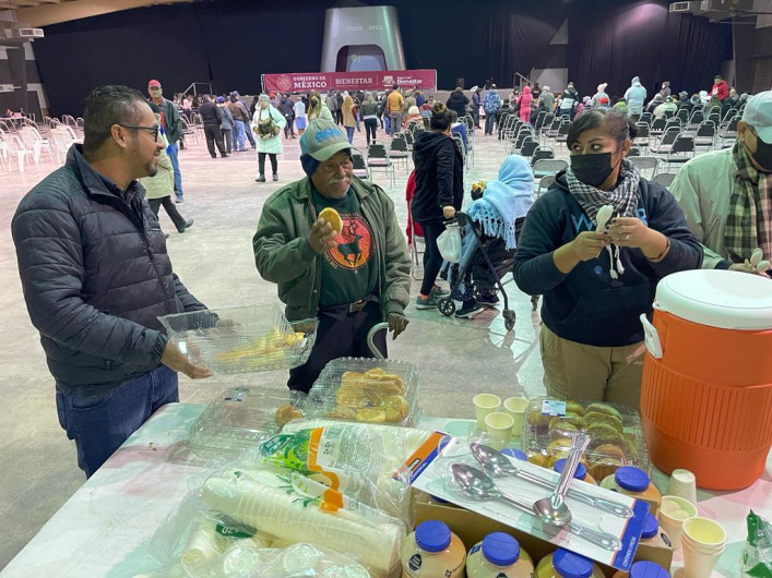 Constata Alejandro Cerezo entrega de pensiones para el bienestar a los adultos mayores