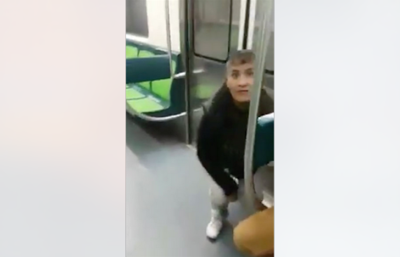 Surge Lady #SeMeHizoFácil en el metro de la CDMX