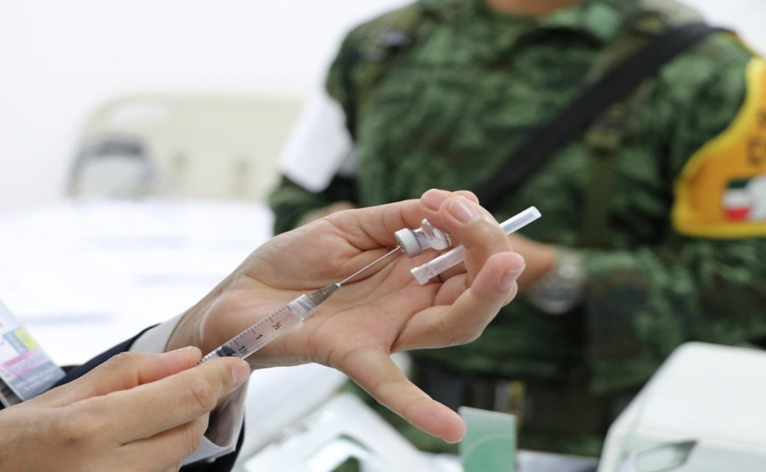 Aplicarán segunda dosis anti COVID-19 a 50-59 y embarazadas 