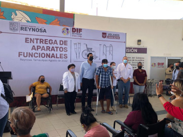 Entrega DIF Reynosa aparatos funcionales a ciudadanos 