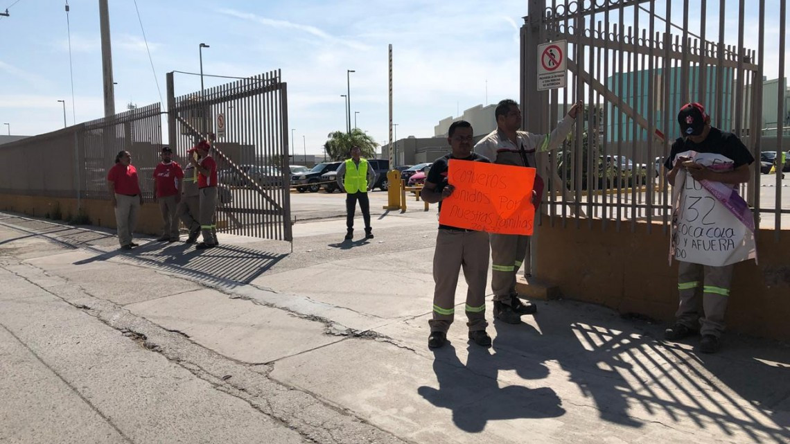 Estalla huelga en Coca Cola