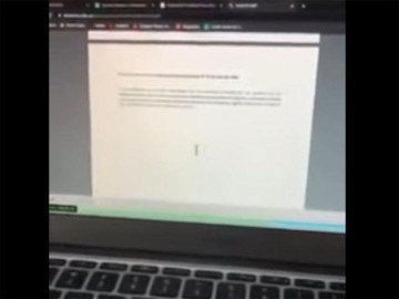 Alumna deja encendido su micrófono en clase mientras tenía sexo