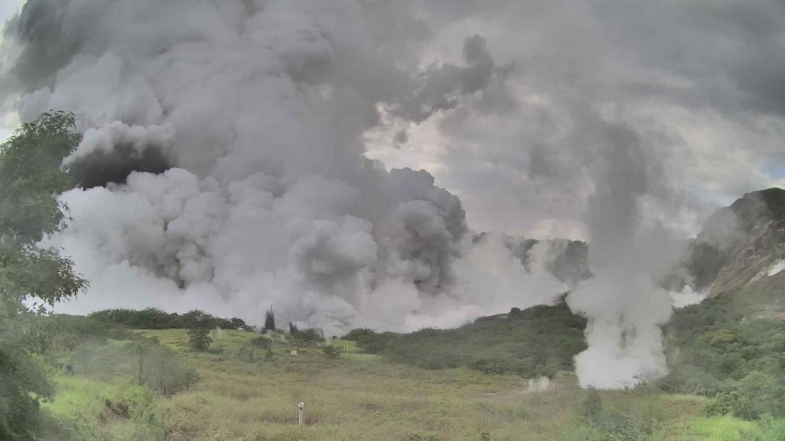 Miles de personas son evacuadas en Filipinas por alerta volcánica
