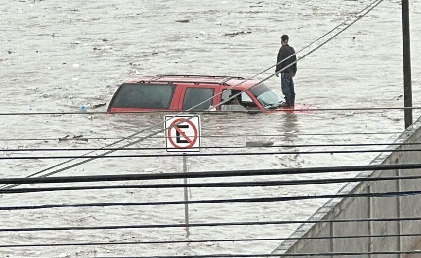 ¿Se mojó tu auto? Esto es lo que debes hacer y evitar