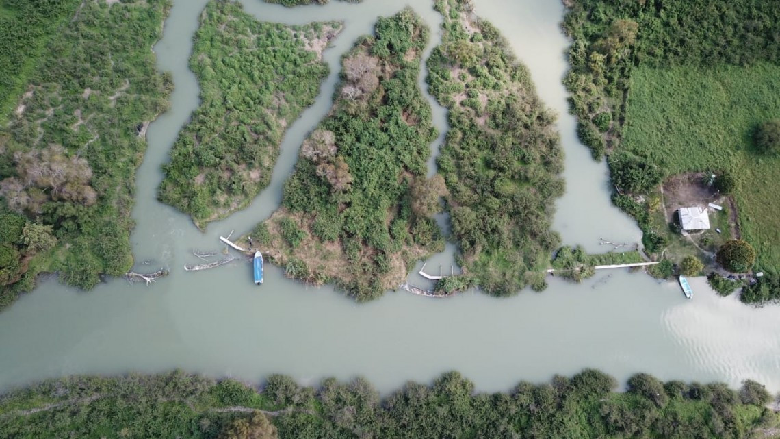 Realizan acciones preventivas en el Camalote, para evitar que el agua dulce se fugue