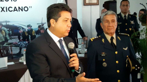 Gobernador exhorta a agricultores a mantener el dialogo