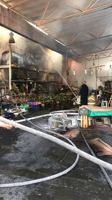 Controlan incendio en el mercado de Jamaica