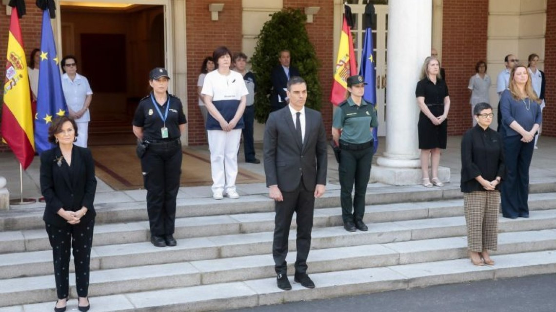 España inicia 10 días de luto por víctimas del coronavirus