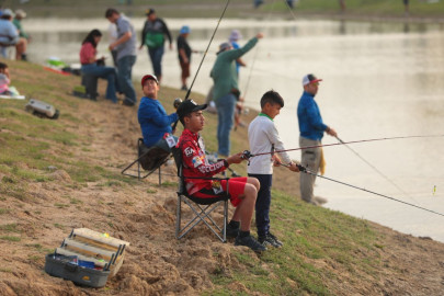 Disfruta en familia torneo de pesca en apoyo a niños con autismo