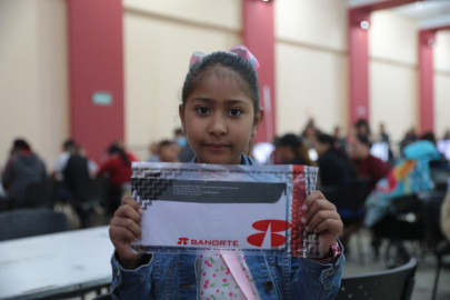 Estas son las fechas y horarios para la entrega de tarjetas bancarias de becas UNE 