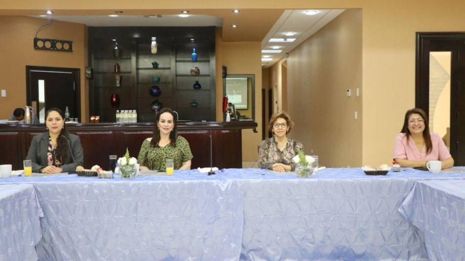 Carmen Lilia Canturosas logra avances para el transporte federal en Nuevo Laredo