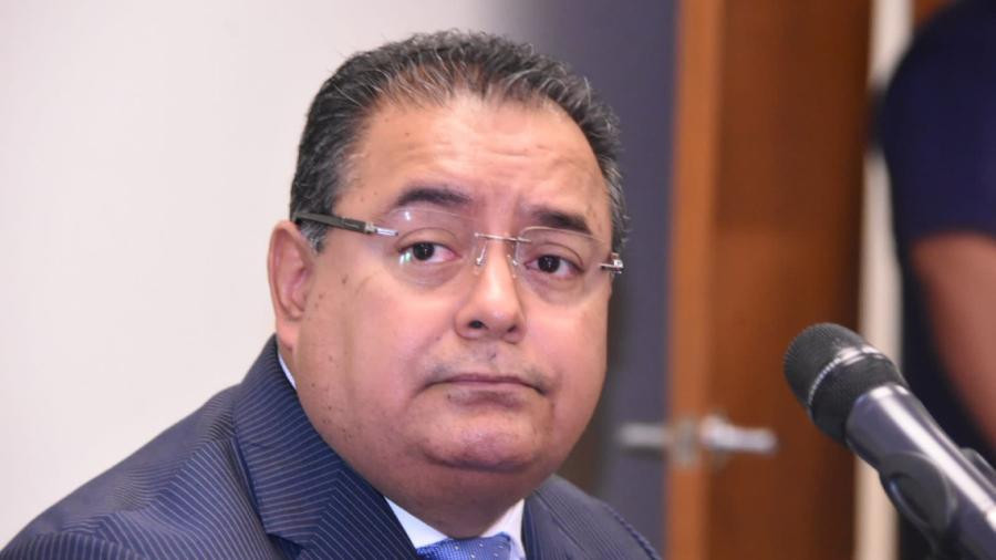 Ante acoso de medios, Fiscal Anticorrupción pide guaruras, armas y camioneta blindada