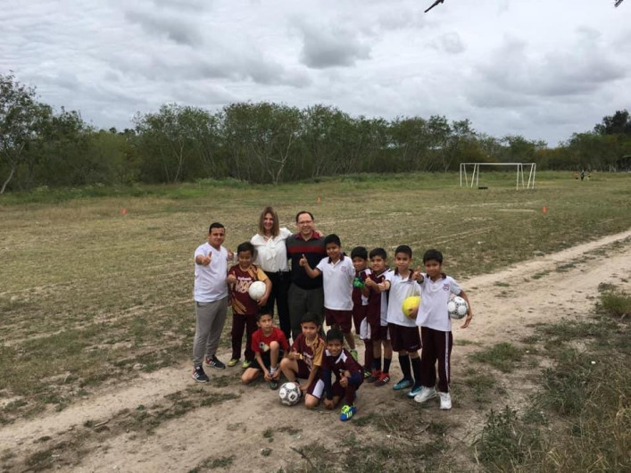 Invaden mecánicos y ambulantes áreas verdes en Matamoros 