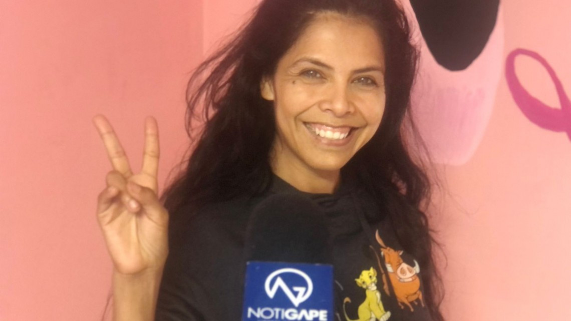 Pandemia no frena teatro, convierten salón de clases en escenario