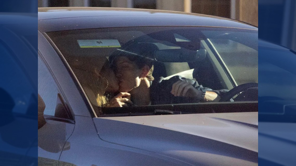 ¡Romance confirmado! Captan a Zendaya y Tom Holland besándose