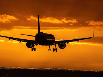 Controlador aéreo se queda dormido y deja a un vuelo en el aire durante 18 minutos