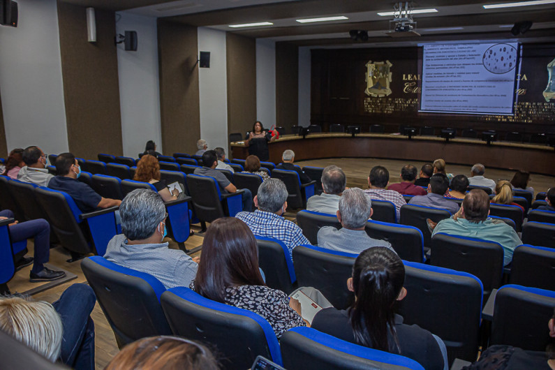 Capacitan a funcionarios sobre legislación ambiental