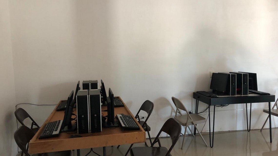 Librería local ofrece servicio gratuito de internet y TV a estudiantes