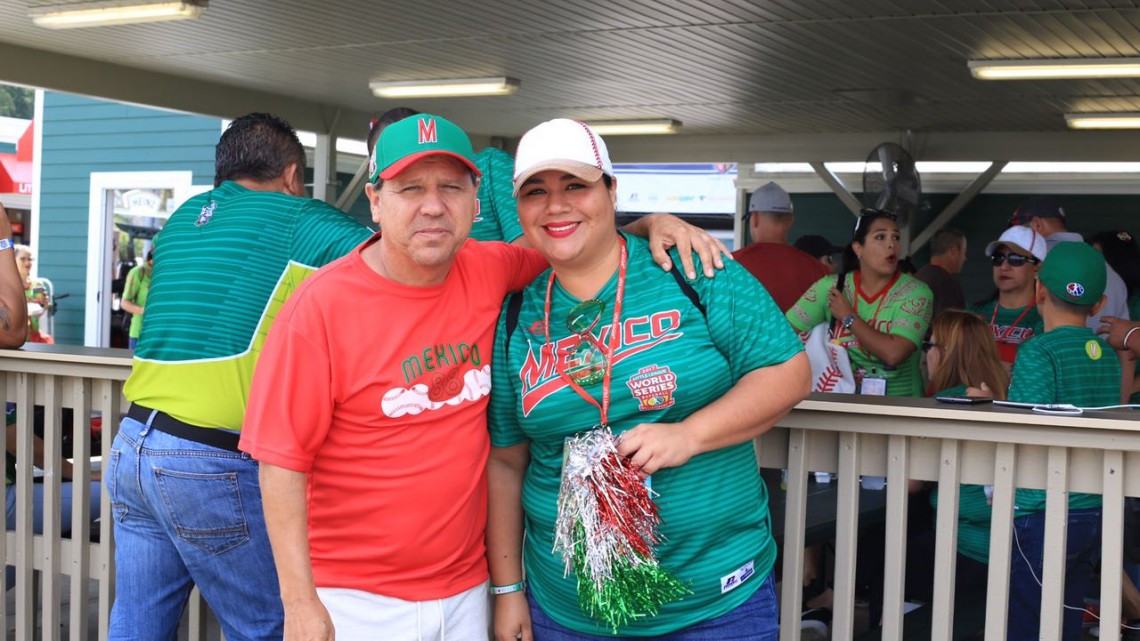 Confían familias en el triunfo de México